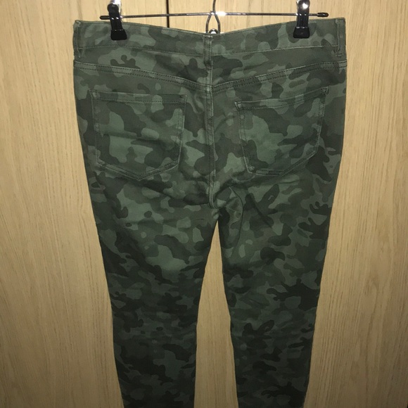 Joe Fresh camo jeans - Picture 3 of 3
